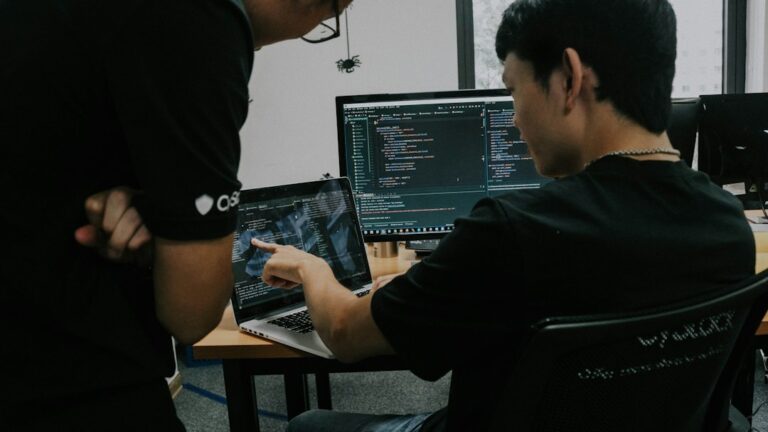 AI開発やエンジニア研修をイメージしたソフトウェア開発チーム
